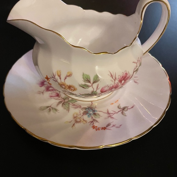 Tuscan Fine English bone China Gravy Boat and Plate - Picture 2 of 8